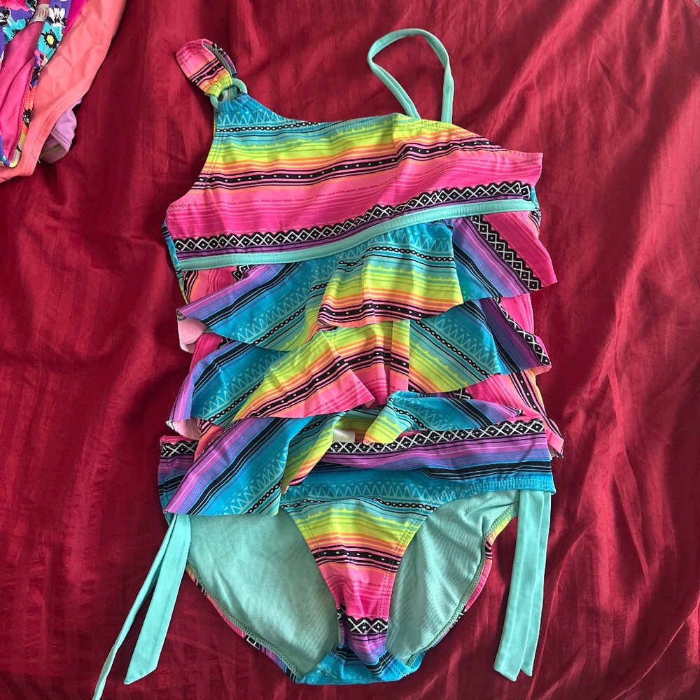 Girls’ One-Shoulder Rainbow Stripe Tankini Set (Top & Bottoms)